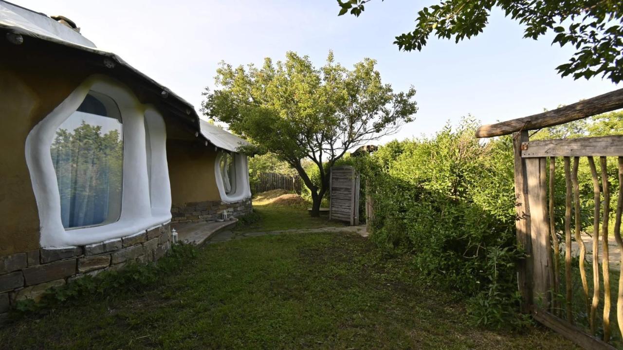 Clay House Banya Villa Banya  ภายนอก รูปภาพ