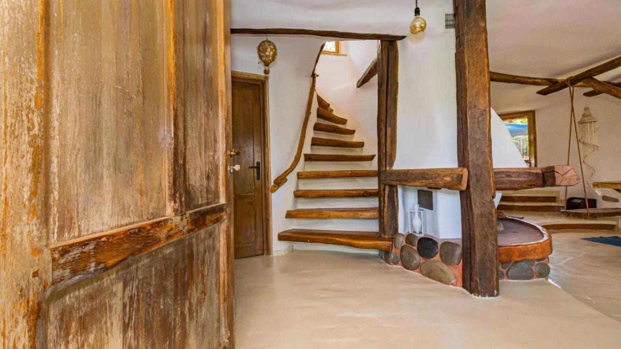 Clay House Banya Villa Banya  ภายนอก รูปภาพ